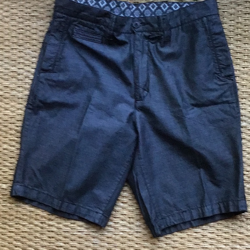 Men’s flat front English Laundry shorts size 32